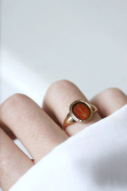 Bague intaille Cupidon cornaline sur or rose - Castafiore