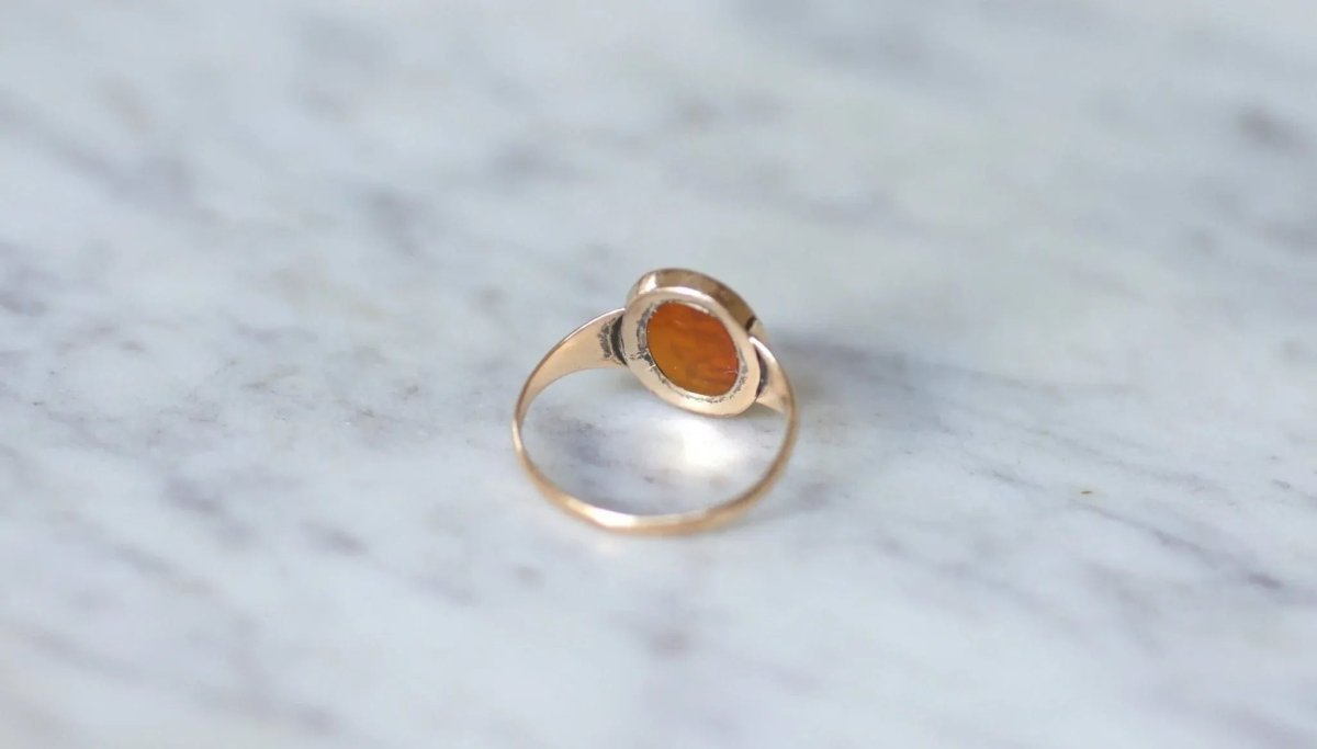 Bague intaille Cupidon cornaline sur or rose - Castafiore