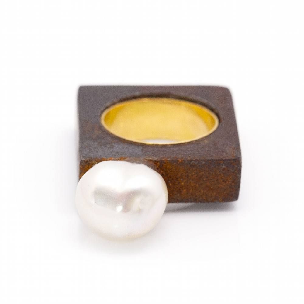 Bague IRON Or jaune et perle baroque - Castafiore
