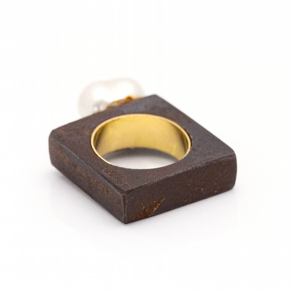 Bague IRON Or jaune et perle baroque - Castafiore