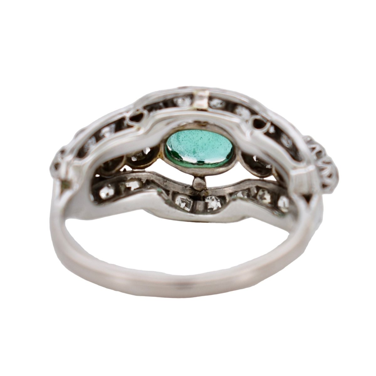 Bague Jarretère en platine, émeraude et diamants - Castafiore