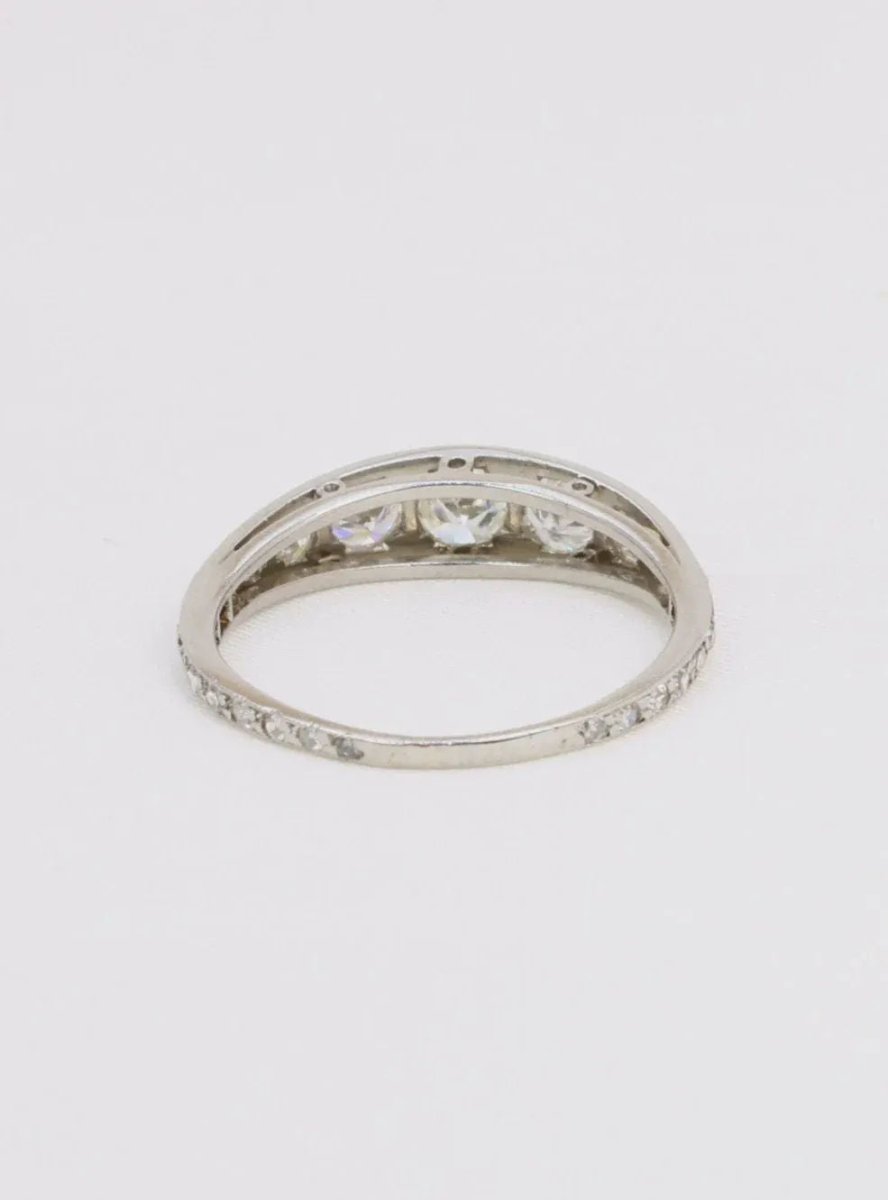 Bague jarretière ancienne platine diamants 1 ct - Castafiore