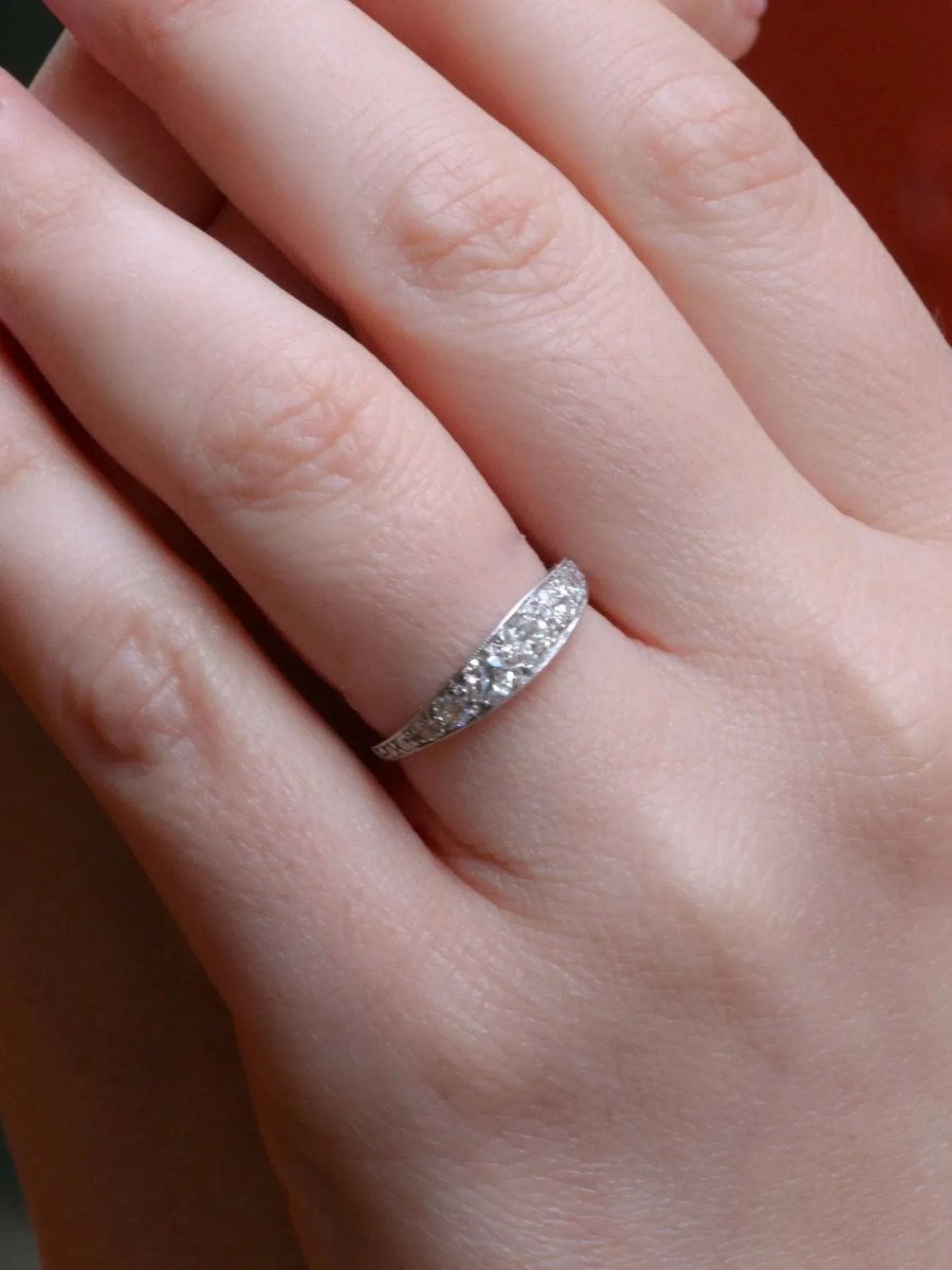 Bague jarretière ancienne platine diamants 1 ct - Castafiore