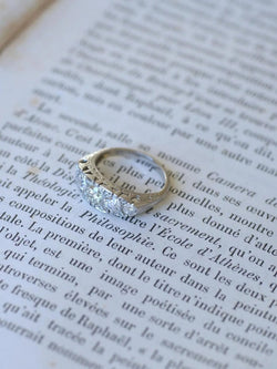 Bague Jarretière Art Deco Diamants 1,05 Cts - Castafiore