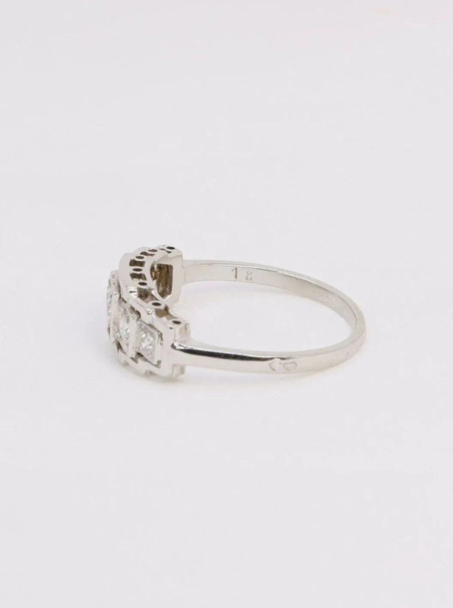 Bague jarretière Art Deco or platine diamants 0,3 ct - Castafiore