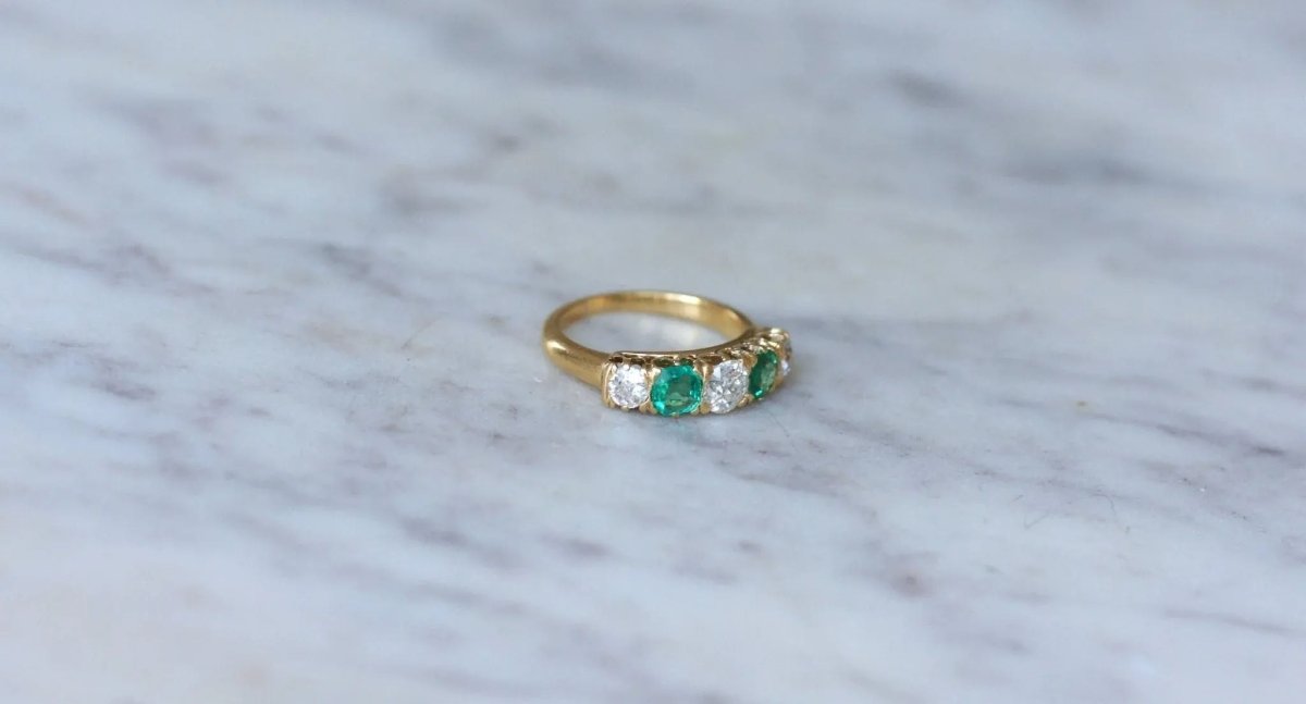 Bague Jarretière Emeraudes et Diamants Or Jaune - Castafiore