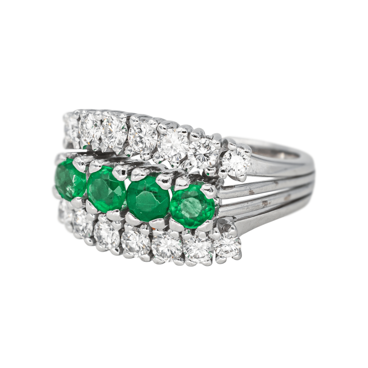 Bague Jarretière en or blanc, émeraudes et diamants - Castafiore