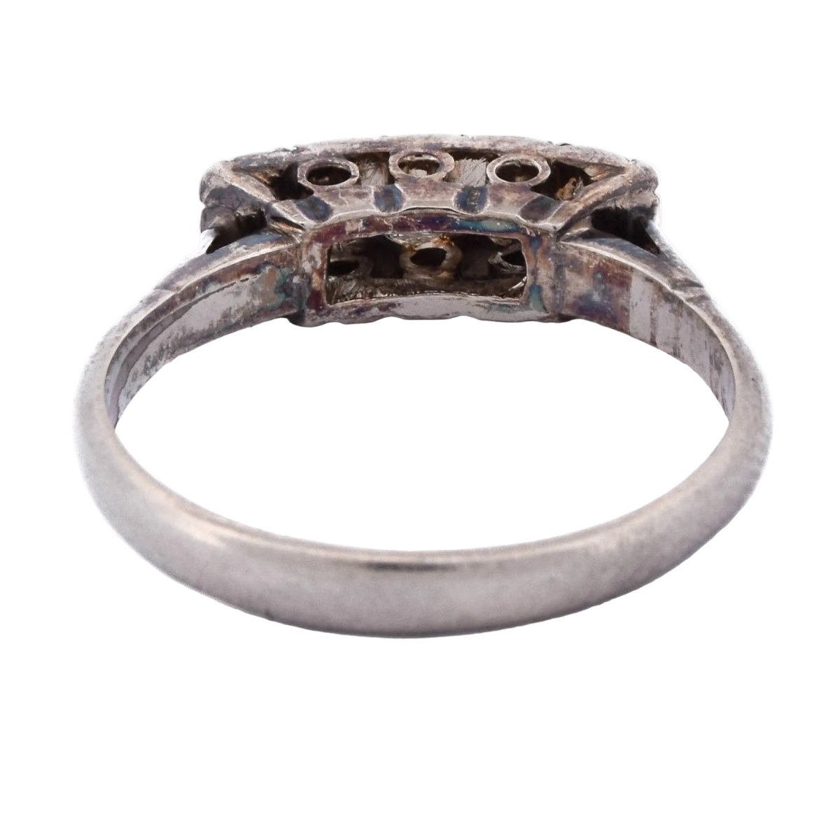 Bague Jarretière en or blanc et diamants - Castafiore