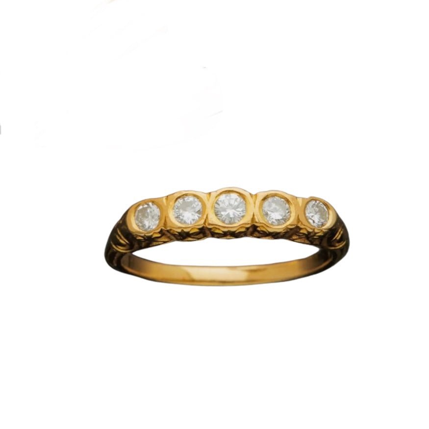 Bague Jarretière en or jaune et diamants - Castafiore