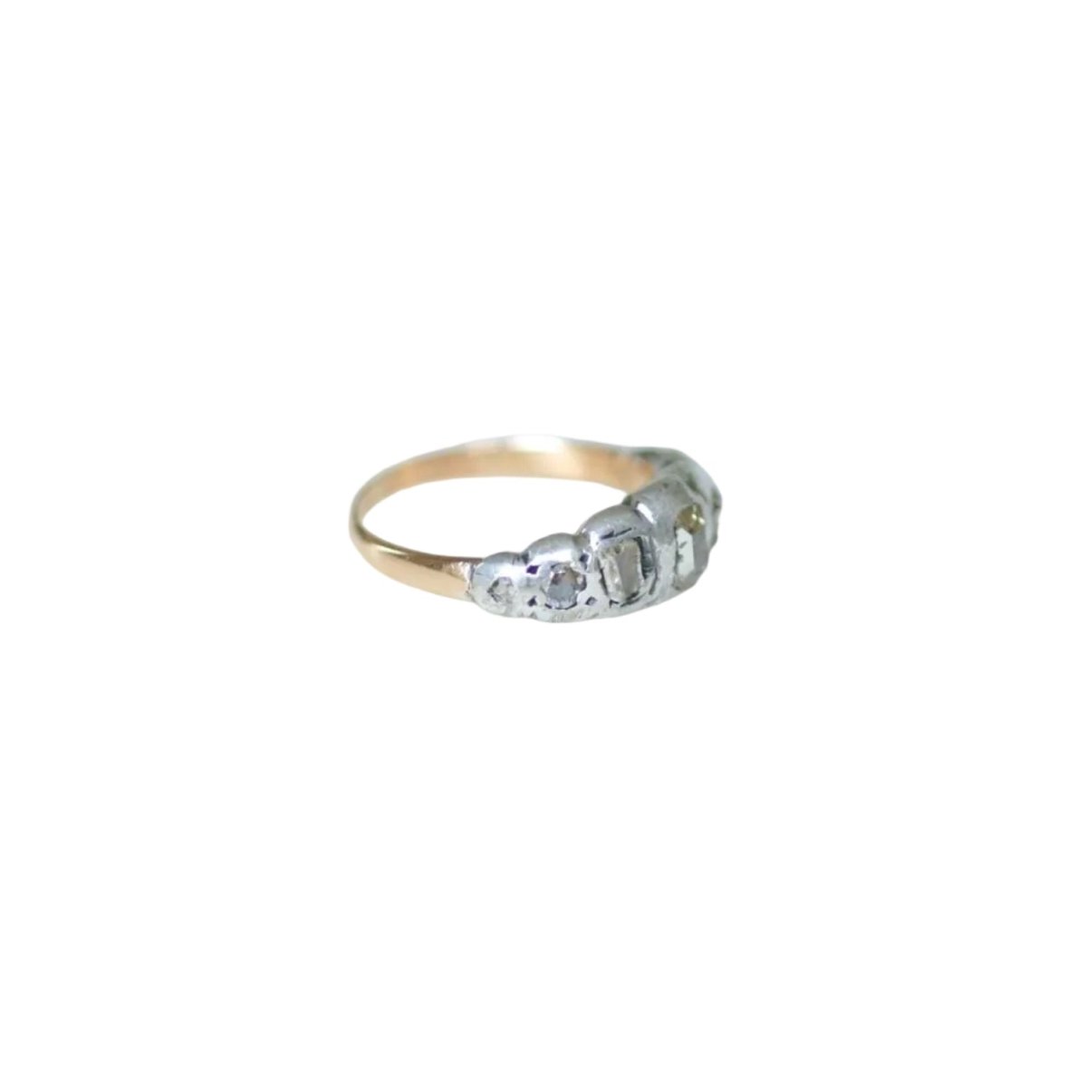Bague jarretière en or rose, argent, et diamants - Castafiore