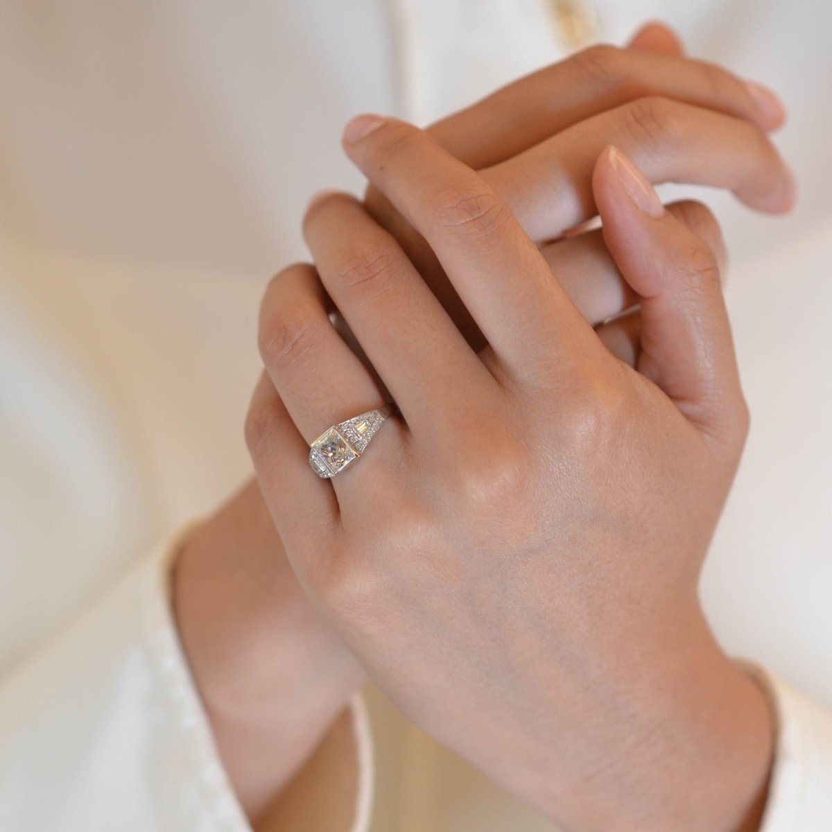Bague Jarretière en platine et diamants - Castafiore
