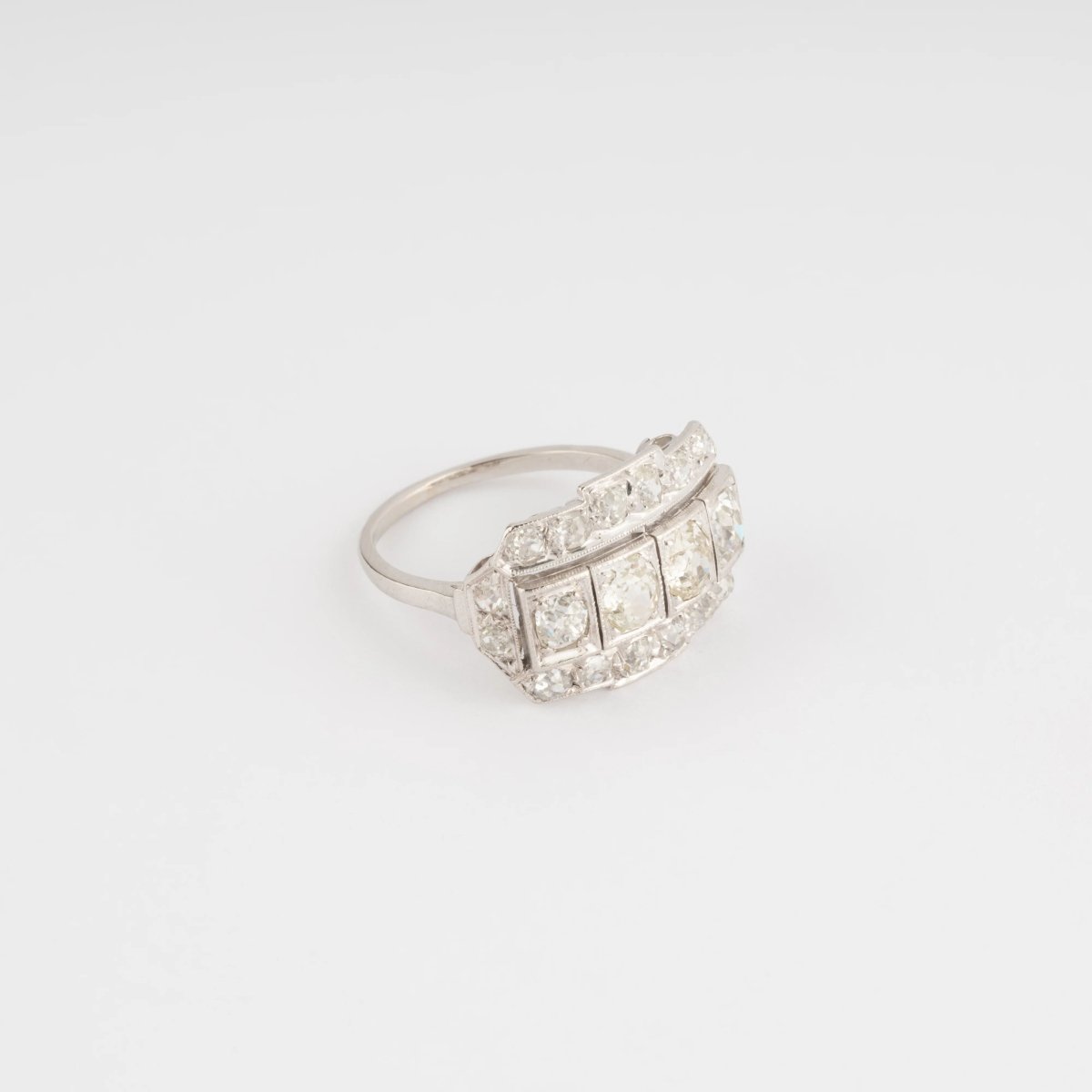 Bague jarretière en platine et diamants - Castafiore