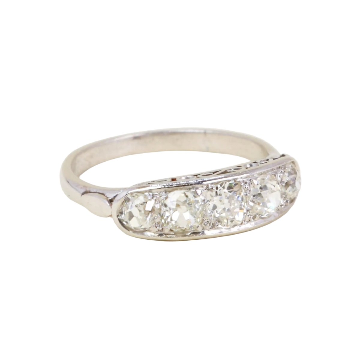 Bague Jarretière en platine et diamants - Castafiore