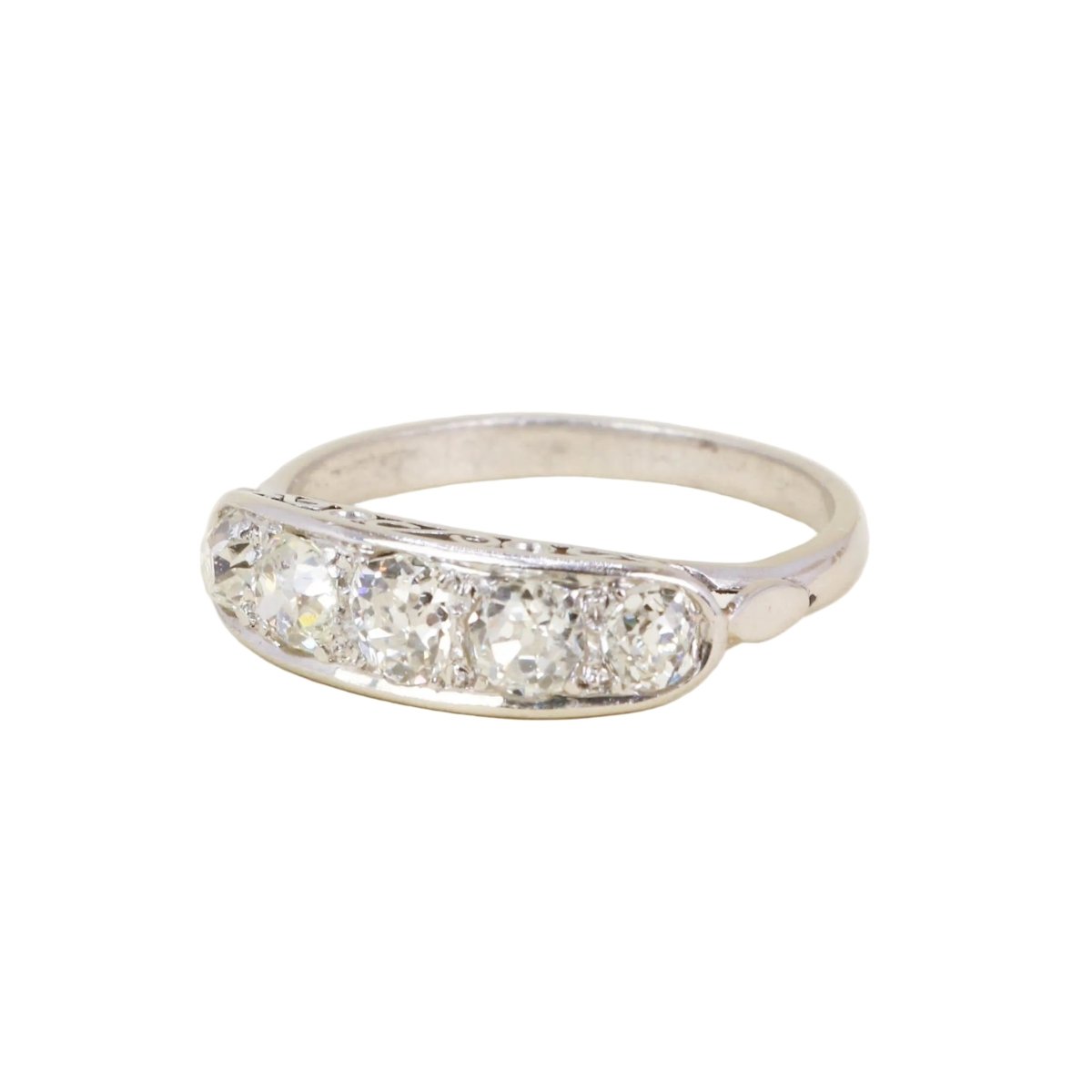 Bague Jarretière en platine et diamants - Castafiore