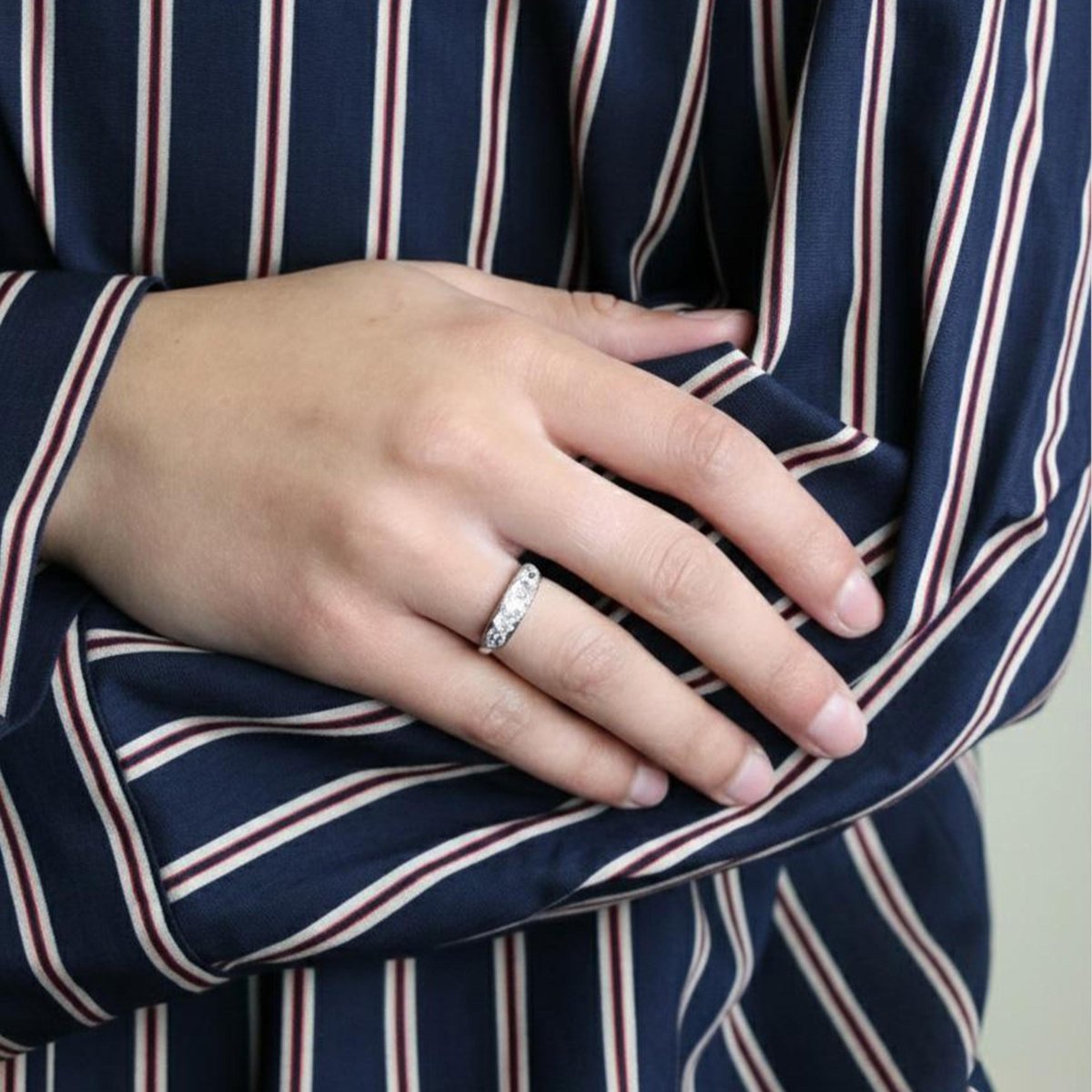 Bague Jarretière en platine et diamants - Castafiore