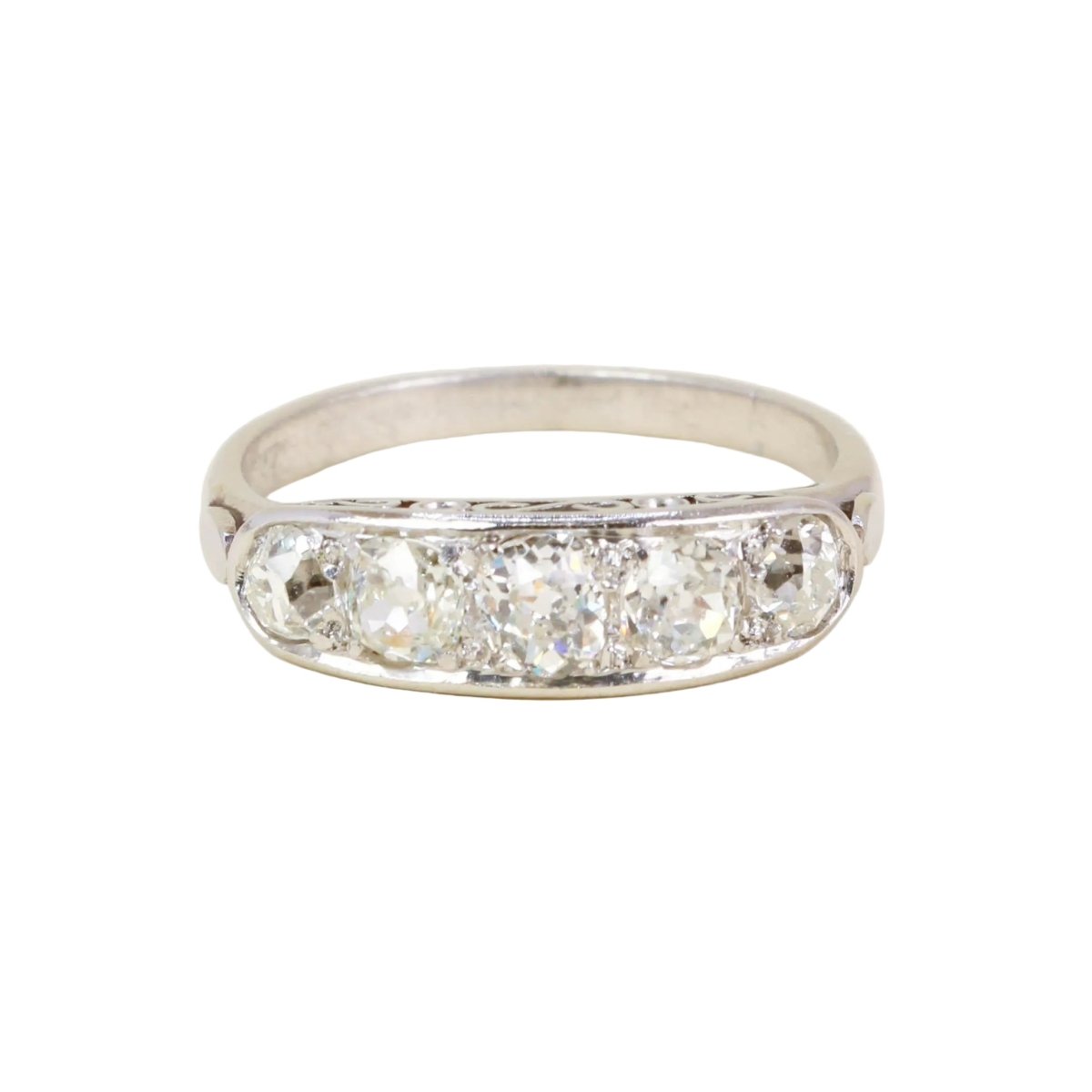 Bague Jarretière en platine et diamants - Castafiore
