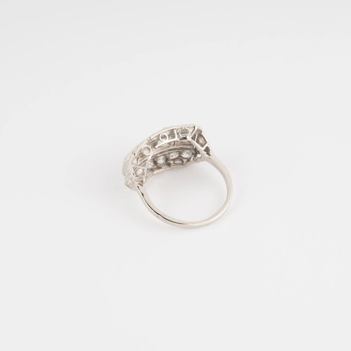 Bague jarretière en platine et diamants - Castafiore