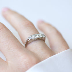 Bague Jarretière en platine et diamants - Castafiore