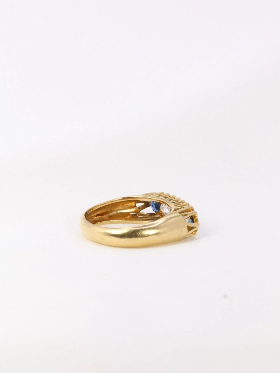 Bague jarretière or jaune saphirs diamants taille ancienne - Castafiore