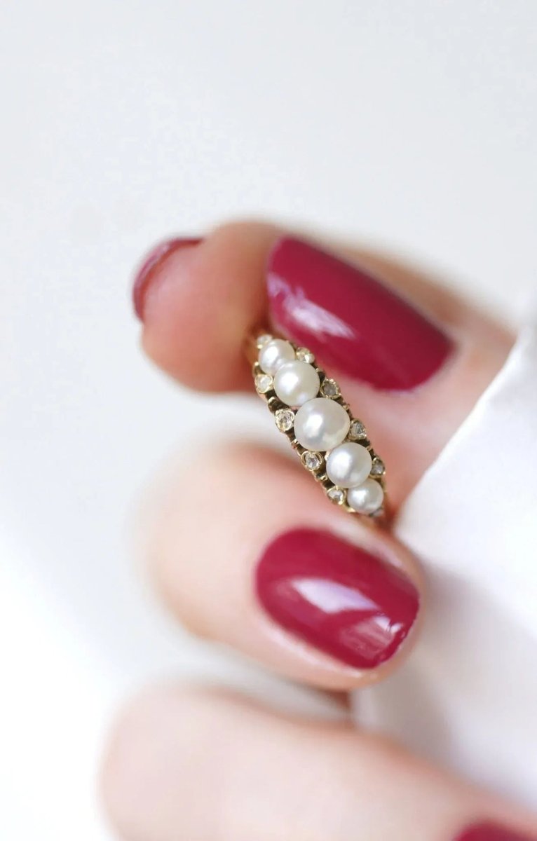 Bague jarretière perles et diamants - Castafiore