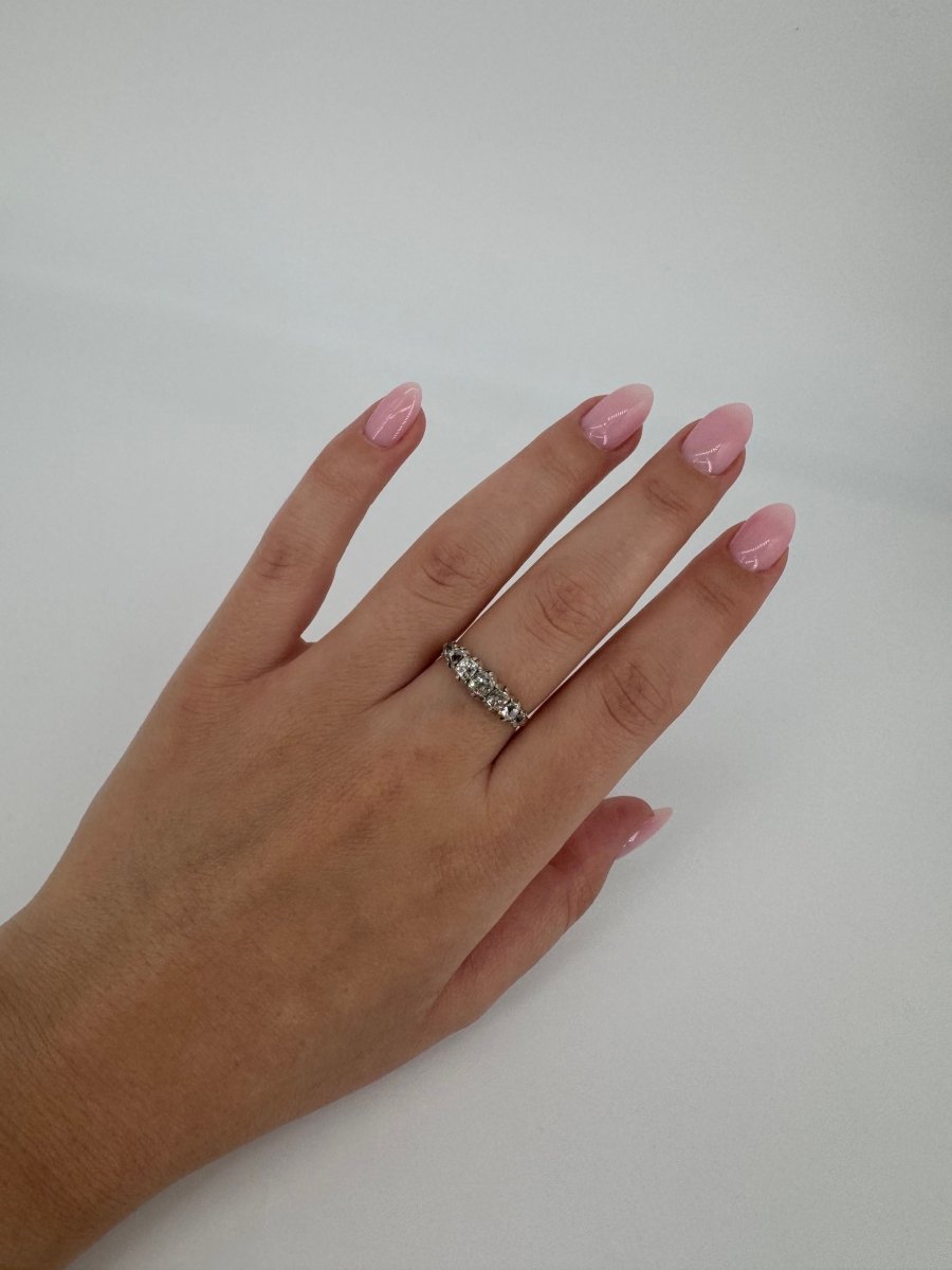 Bague jarretière XIXe siècle or jaune 750 diamants taille anciennes - Castafiore