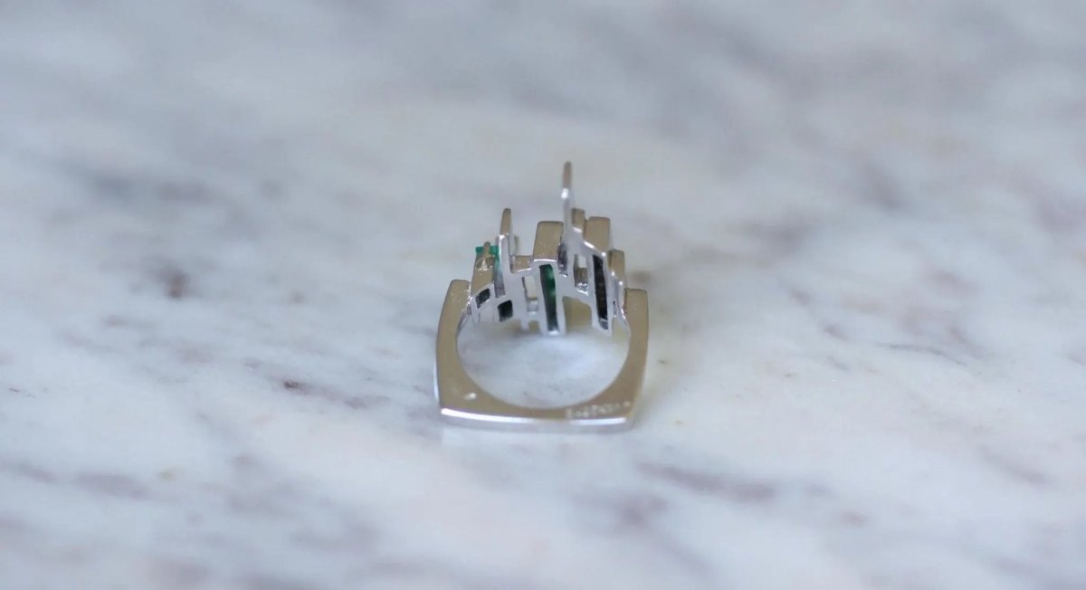 Bague Jean Vendôme Diamants et Emeraudes sur Or Blanc - Castafiore