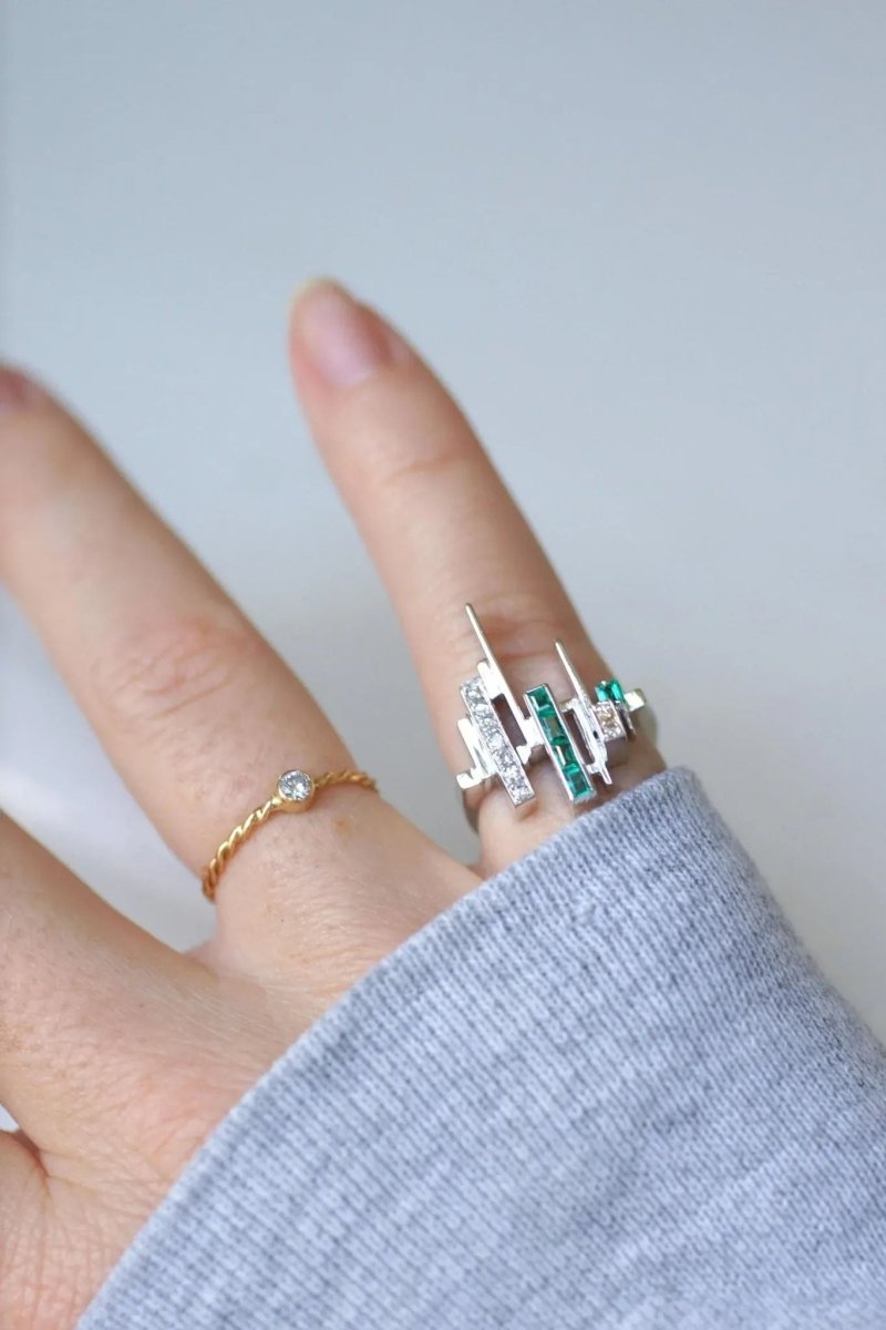 Bague Jean Vendôme Diamants et Emeraudes sur Or Blanc - Castafiore