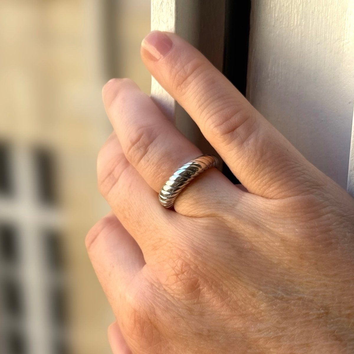 Bague Jonc BOUCHERON en or blanc - Castafiore