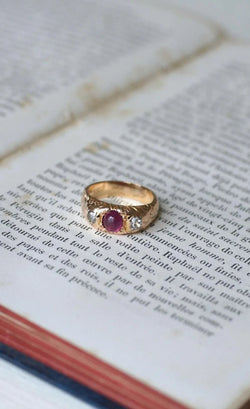 Bague Jonc Ciselé Rubis Birman et Diamants Or Rose - Castafiore