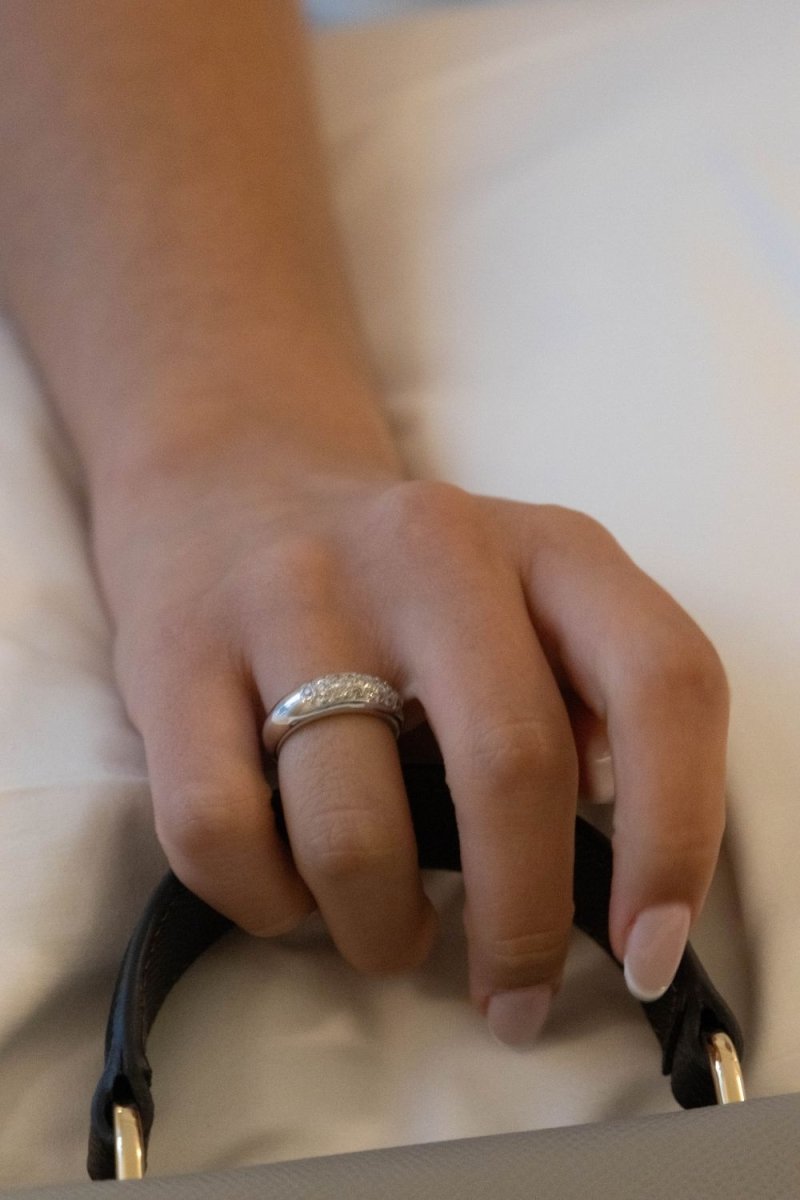 Bague Jonc en or blanc et diamants - Castafiore