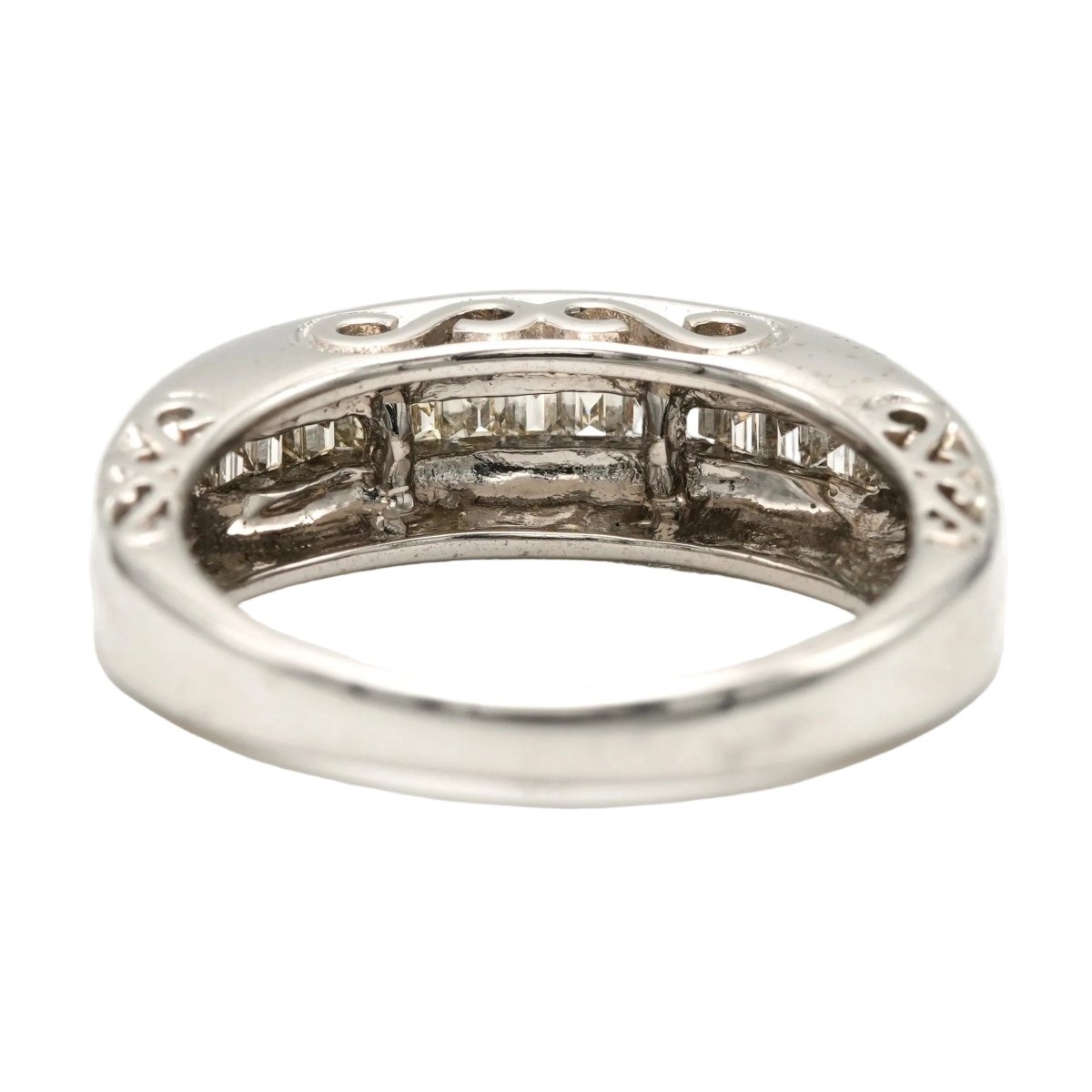 Bague Jonc en or blanc et diamants - Castafiore