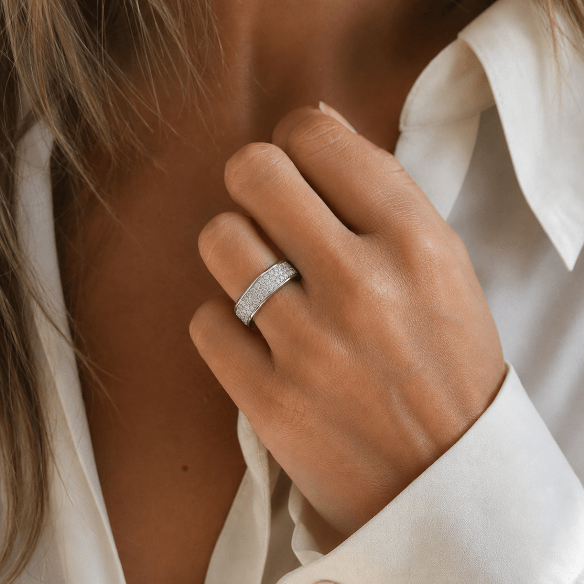 Bague Jonc en or blanc et diamants - Castafiore