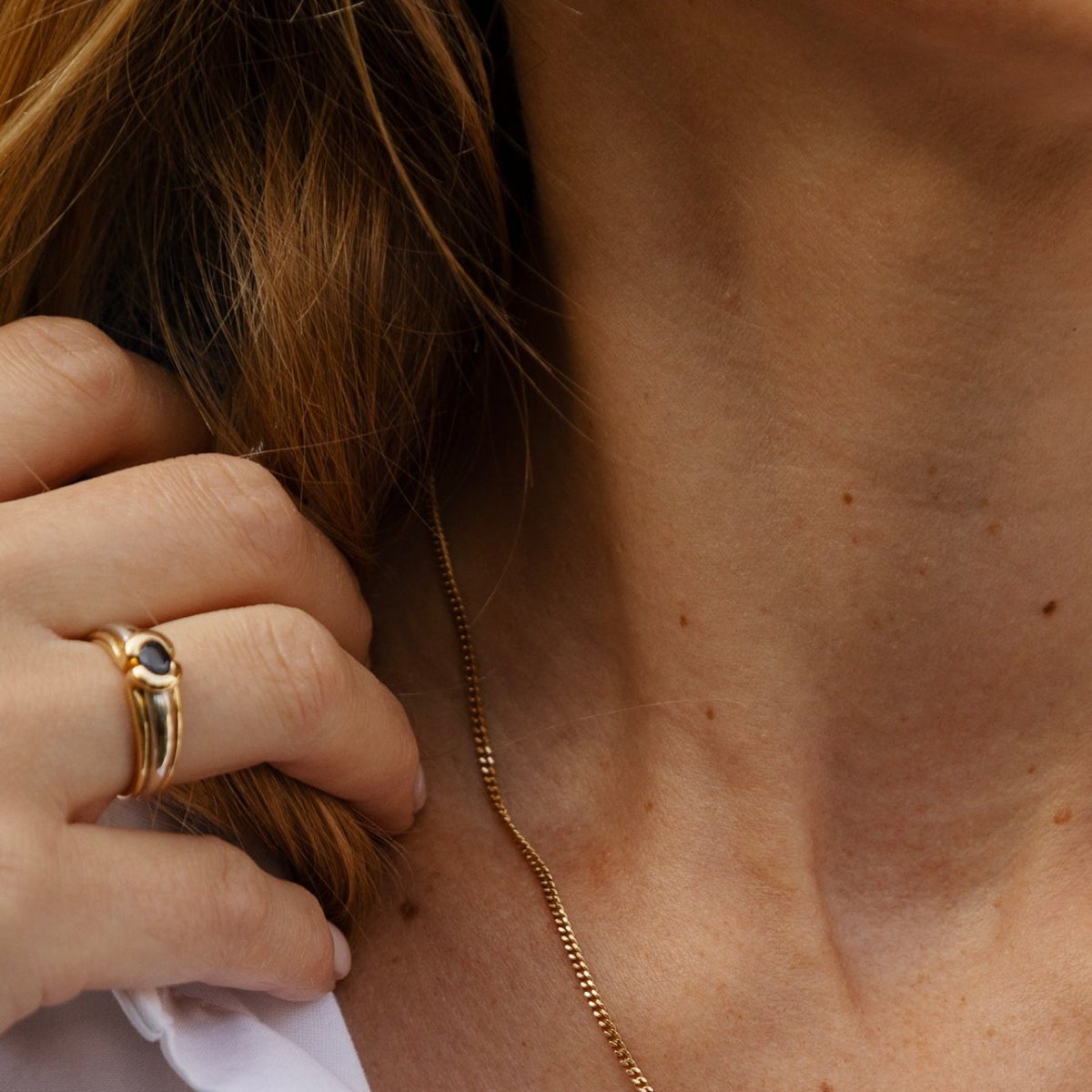Bague Jonc en or blanc, or jaune et saphir - Castafiore