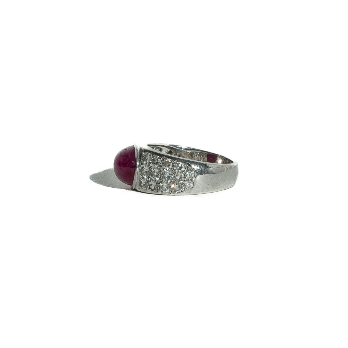 Bague Jonc en or blanc, rubis et diamants - Castafiore