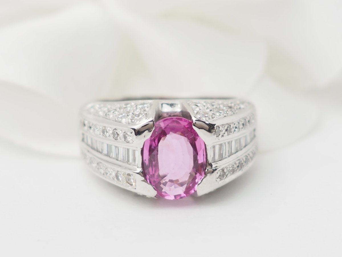 Bague jonc en or blanc, saphir rose et diamants - Castafiore