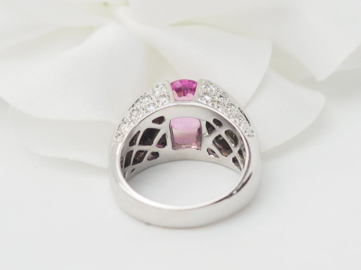 Bague jonc en or blanc, saphir rose et diamants - Castafiore