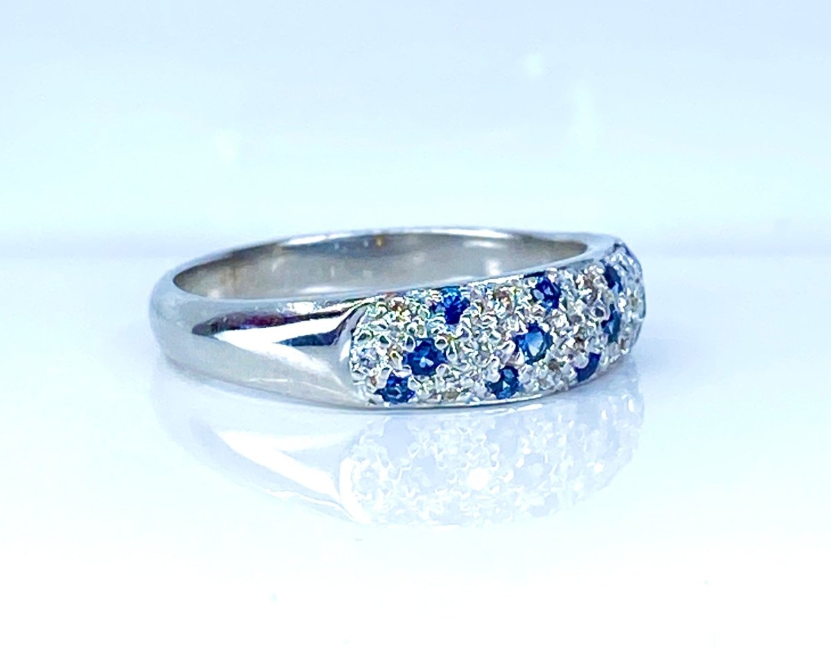 Bague jonc en or blanc , saphirs et diamants - Castafiore