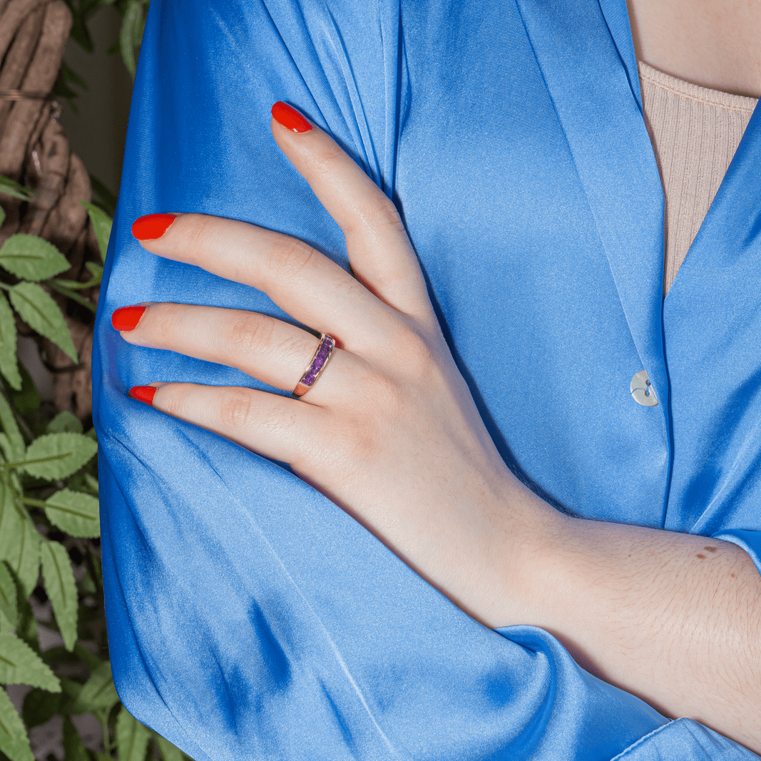 Bague Jonc en or jaune et améthystes - Castafiore