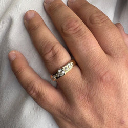 Bague jonc en or jaune et diamants - Castafiore