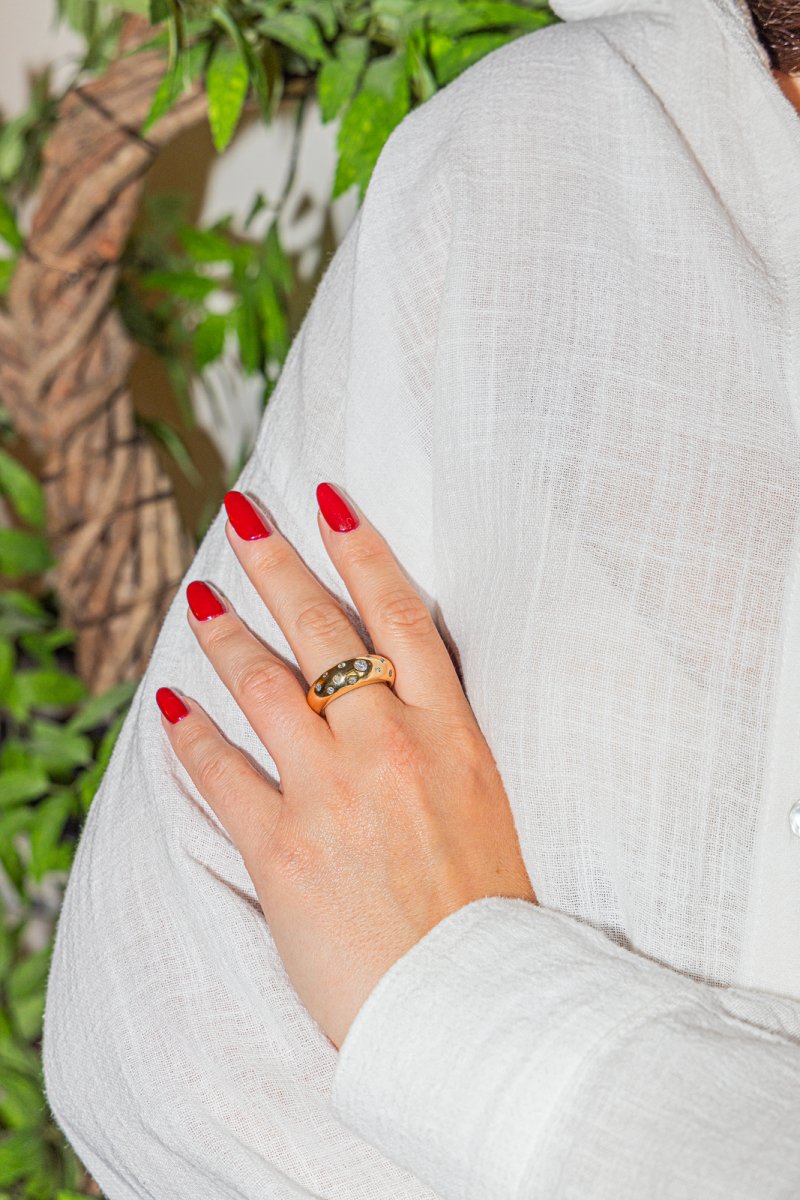 Bague Jonc en or jaune et diamants - Castafiore