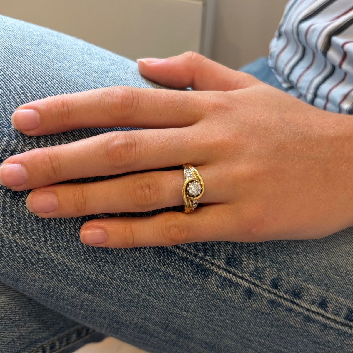 Bague Jonc en or jaune et diamants - Castafiore