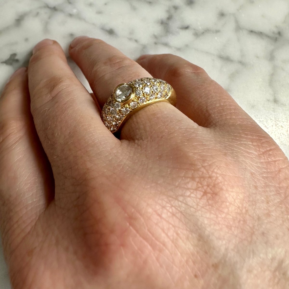 Bague Jonc en or jaune et diamants - Castafiore