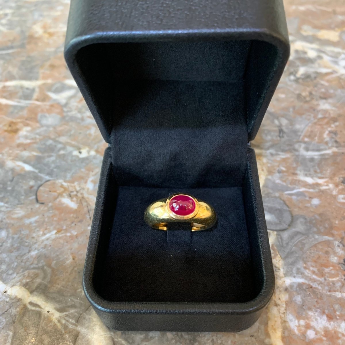 Bague Jonc en or jaune et rubis - Castafiore