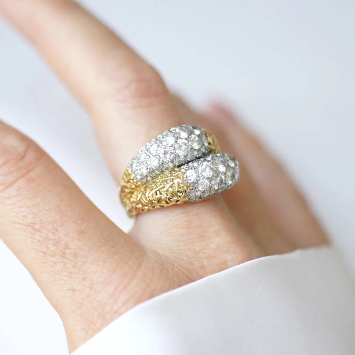 Bague Jonc en or jaune, platine et diamants - Castafiore