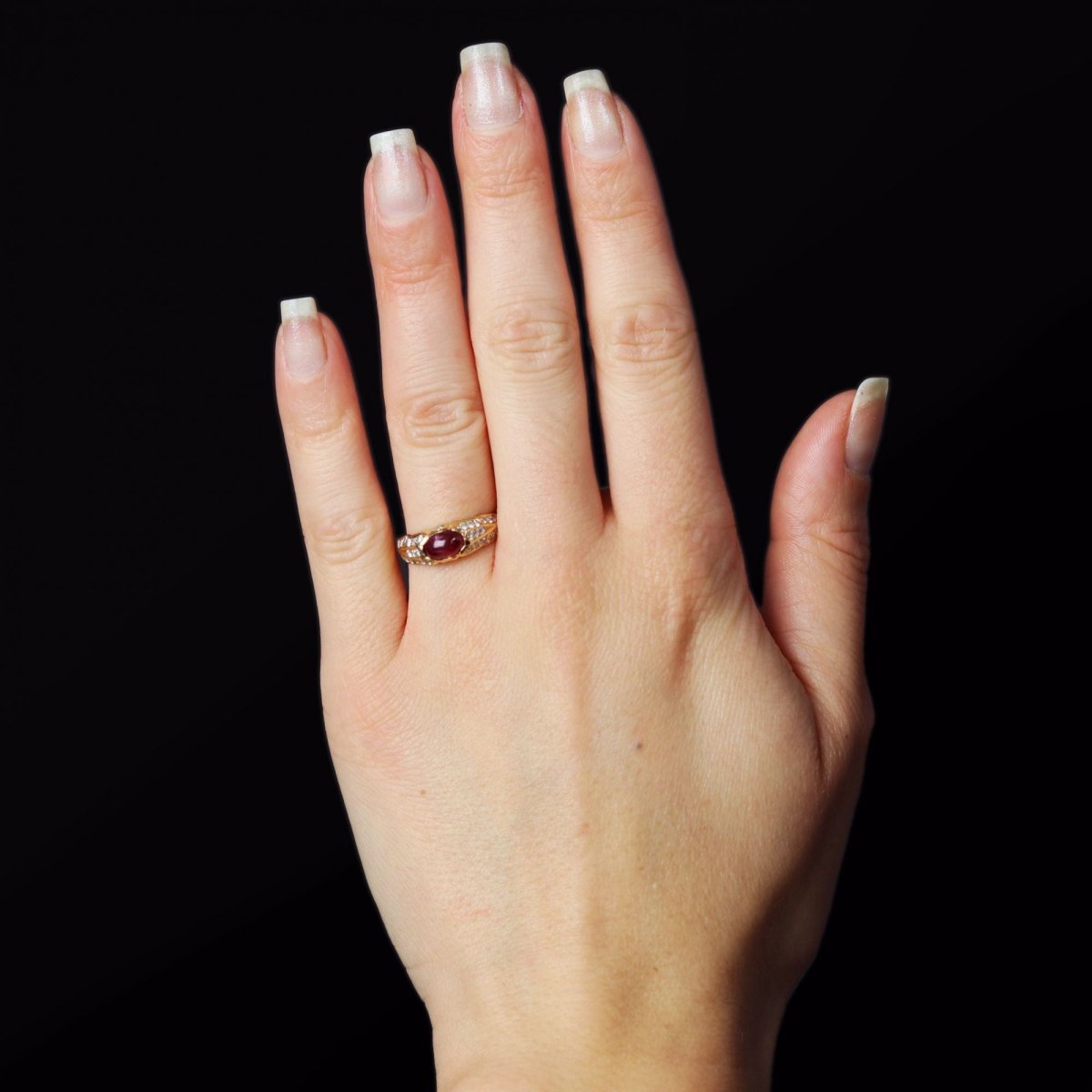 Bague Jonc en or jaune, rubis et diamants - Castafiore