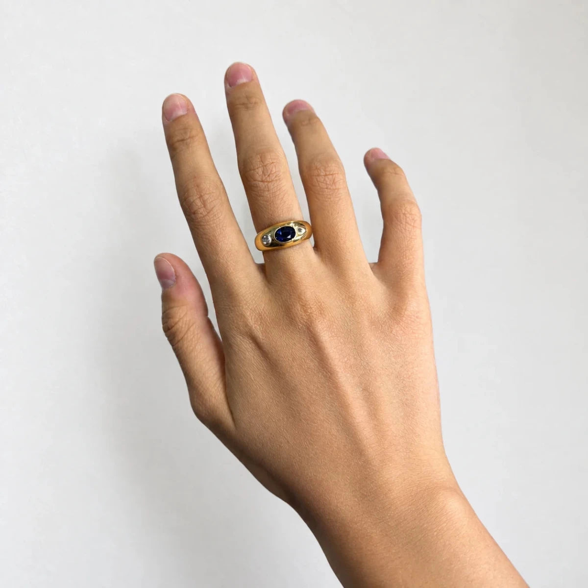 Bague Jonc en or jaune, saphir et diamant - Castafiore
