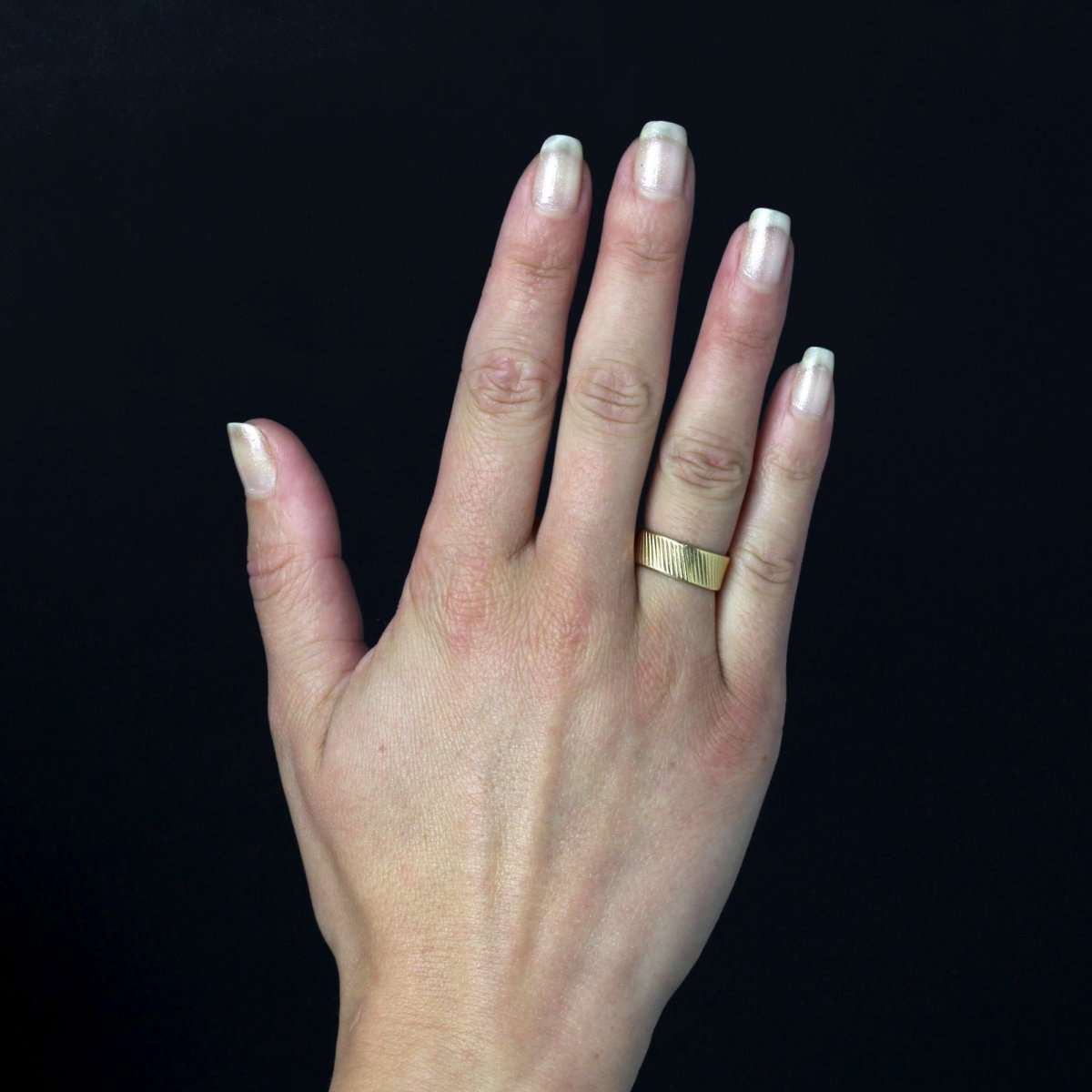 Bague JONC Large gravé en or jaune - Castafiore