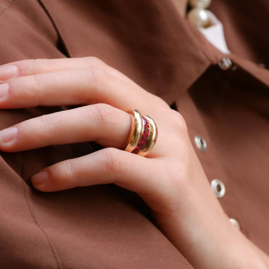 Bague jonc or jaune rubis calibrés - Castafiore