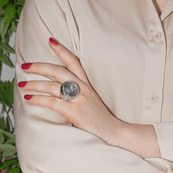 Bague Jonc PASQUALE BRUNI en or blanc, quartz, saphirs et diamants - Castafiore