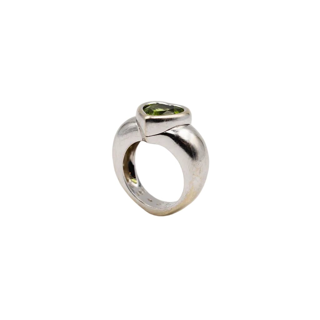 Bague Jonc PIAGET "Coeur" en or blanc et péridot - Castafiore